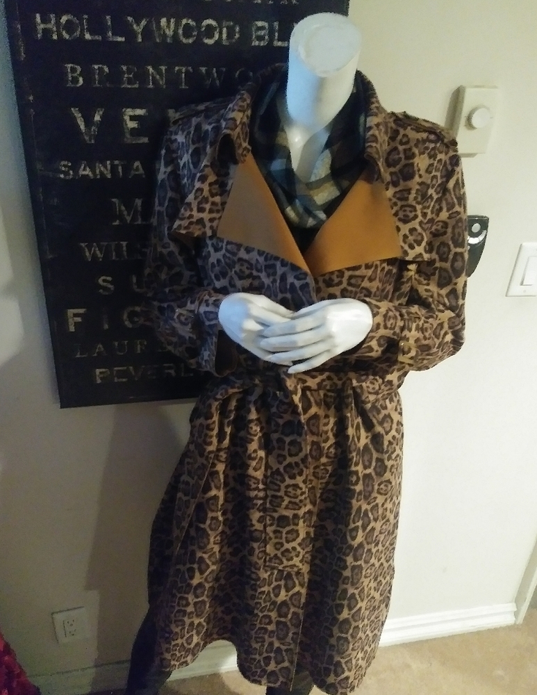 Few moda Sz L leopard print coat NWOT